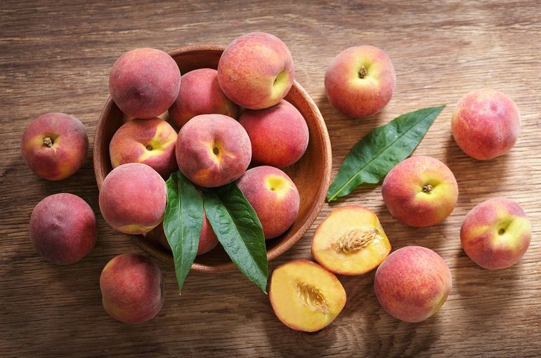 Користь та шкода персиків – для чоловіків, жінок та дітей