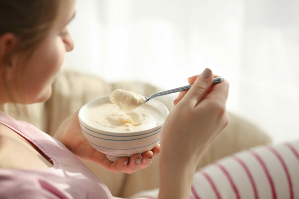 Что можно сделать из просроченного йогурта