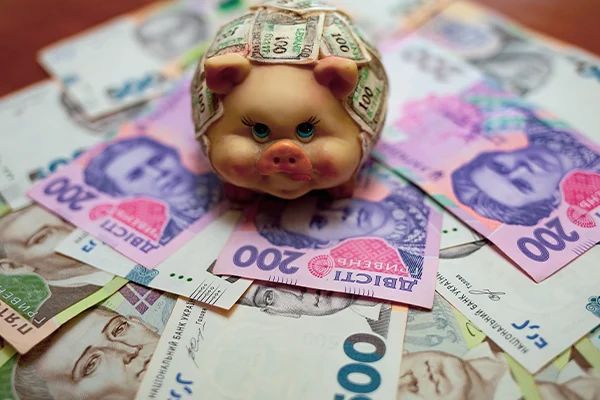 Чому українці зберігають свій бюджет в іноземній валюті