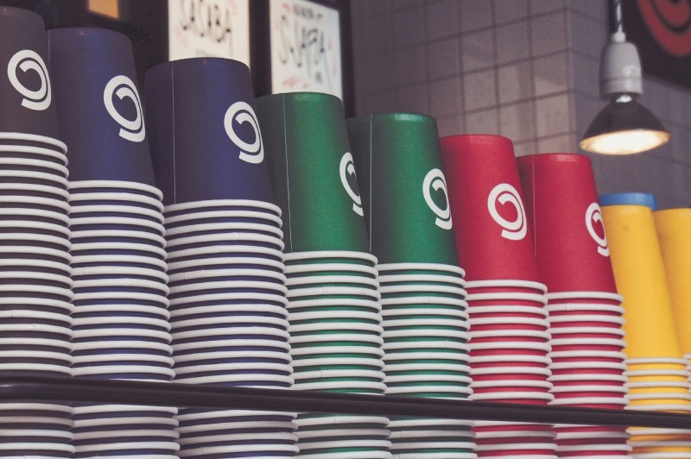 Види одноразових стаканчиків для кави, чаю та інших напоїв