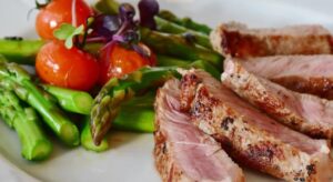 Як приготувати свинячу щоковину в духовці