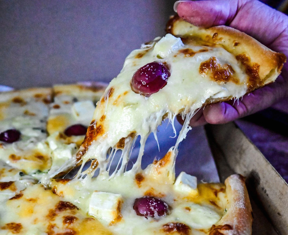 Піца Сирна від QR Pizza