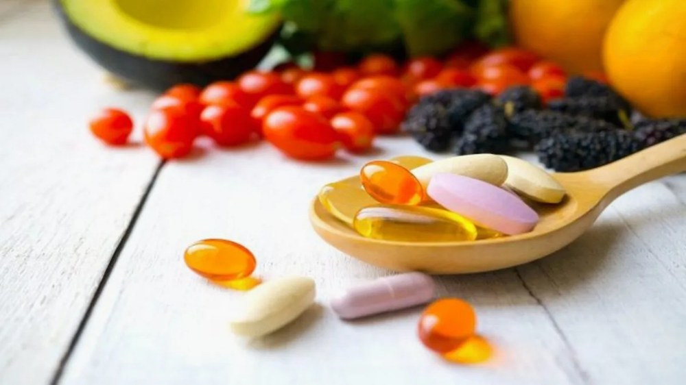 Які вітаміни необхідно додавати до раціону годуючих мам