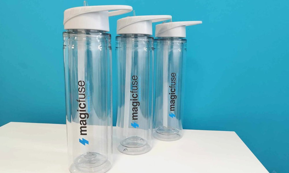 Коли брендовані пляшки з логотипом стають актуальними