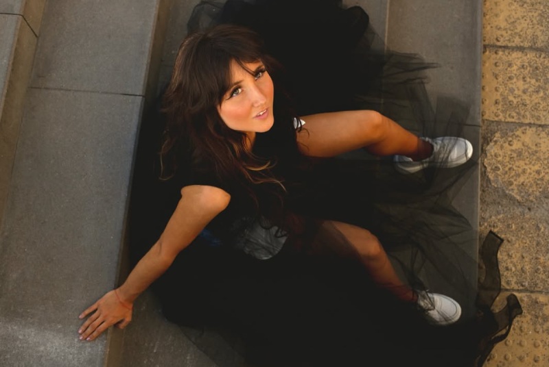 Кто такая Виктория Ниро: подробная биография, песни и личная жизнь